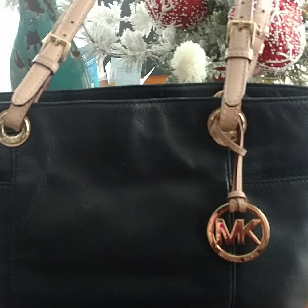 Michael Kors black leather purse - Picture 2 of 7